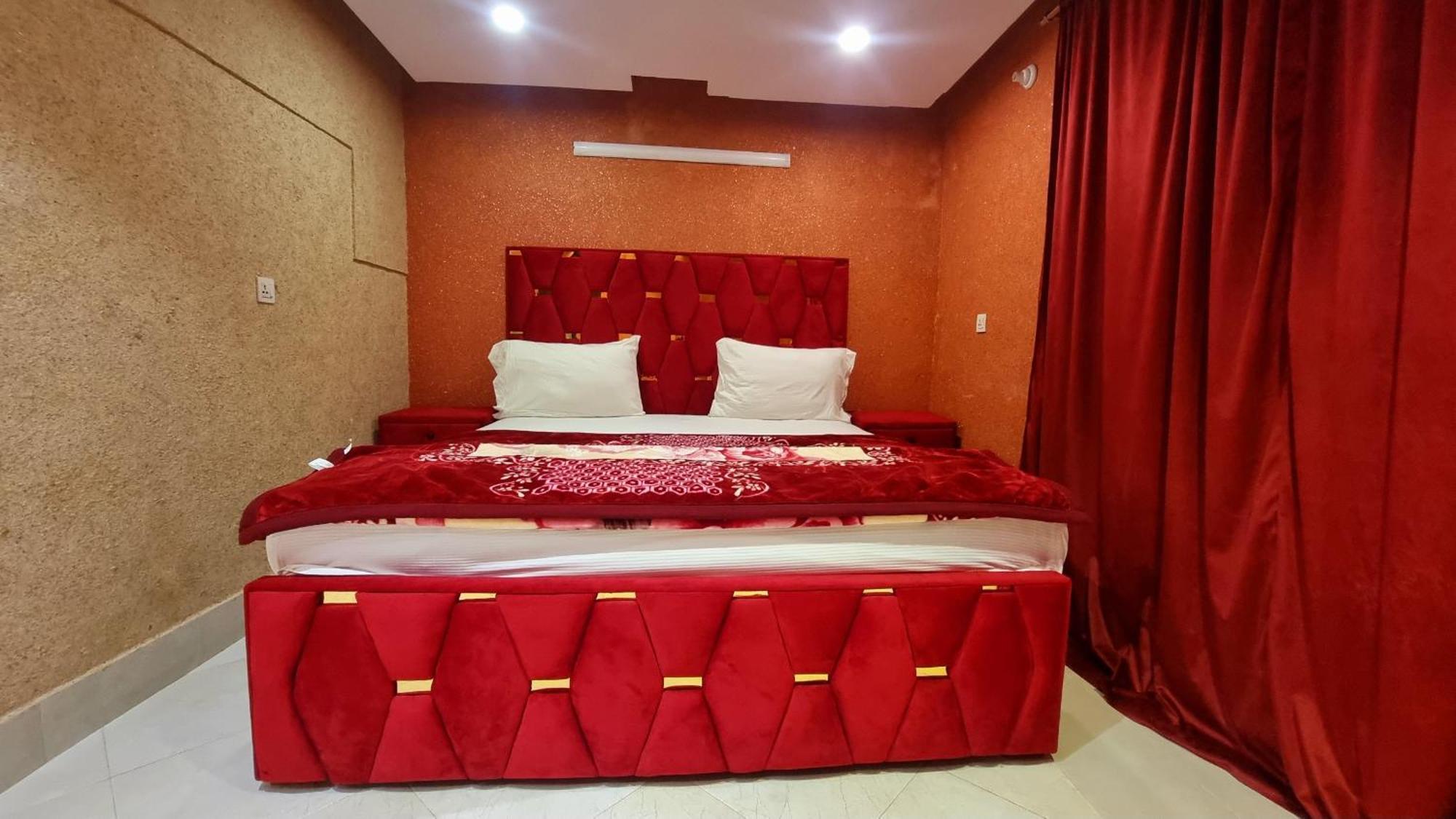 Hotel Grand Orchard One1 ลาฮอร์ ภายนอก รูปภาพ
