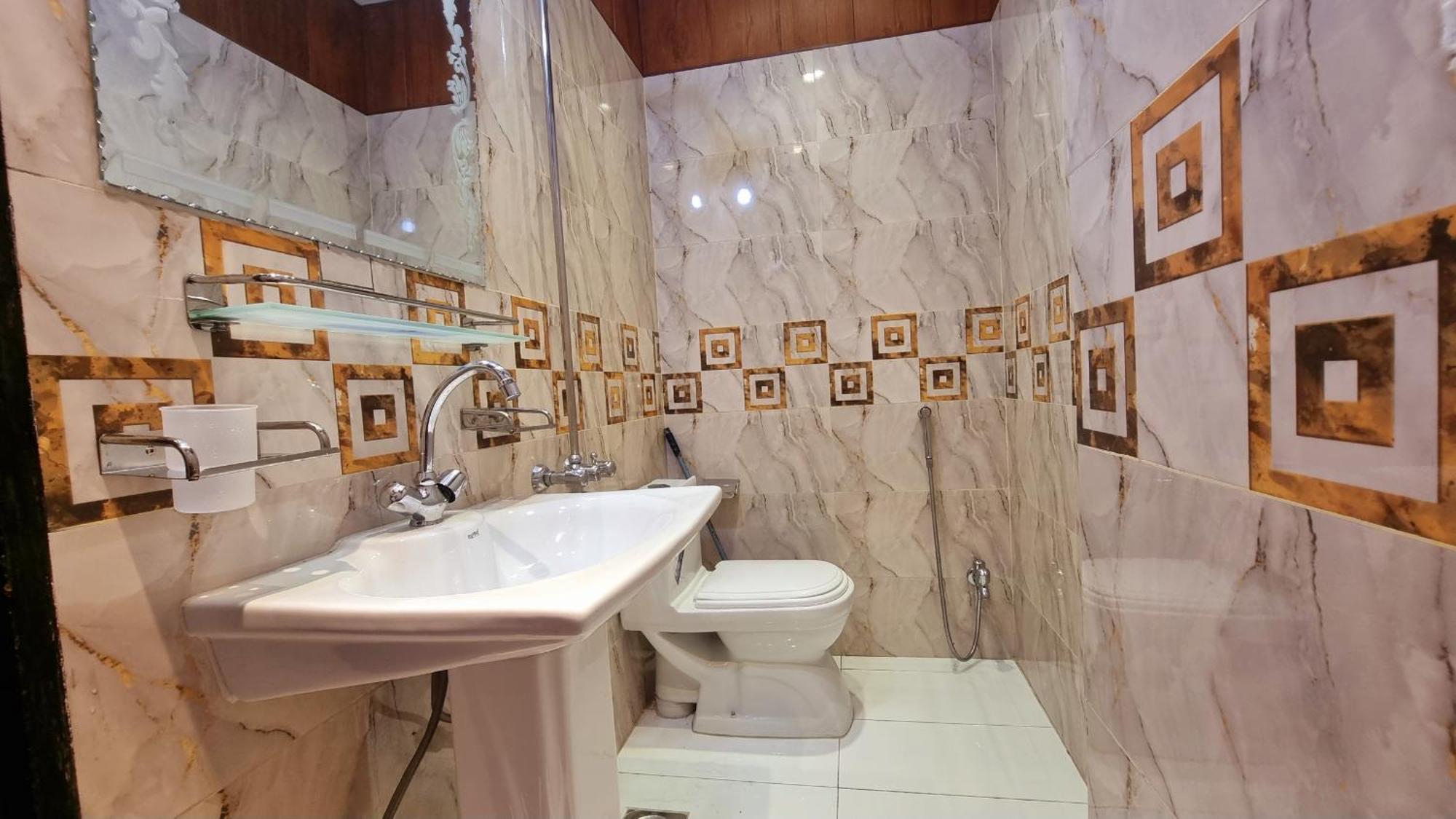 Hotel Grand Orchard One1 ลาฮอร์ ภายนอก รูปภาพ