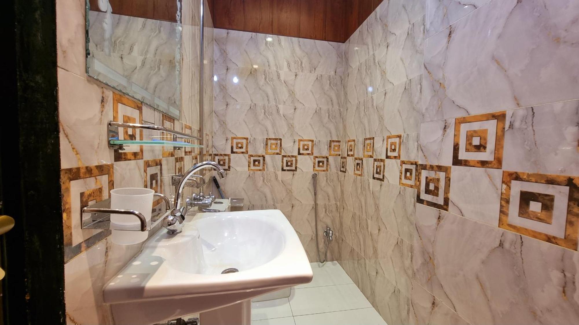 Hotel Grand Orchard One1 ลาฮอร์ ภายนอก รูปภาพ